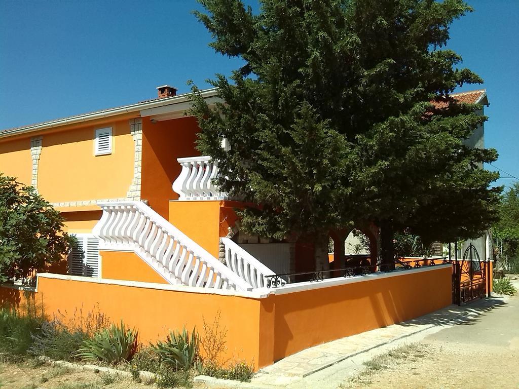 Apartments Batarilo Gornji Karin Exterior photo